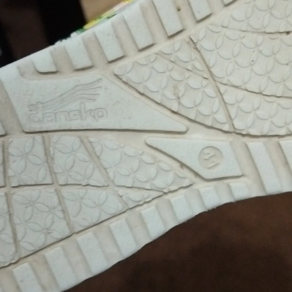 Dansko Kandi Lemon Print. Sz 41 - Picture 6 of 6